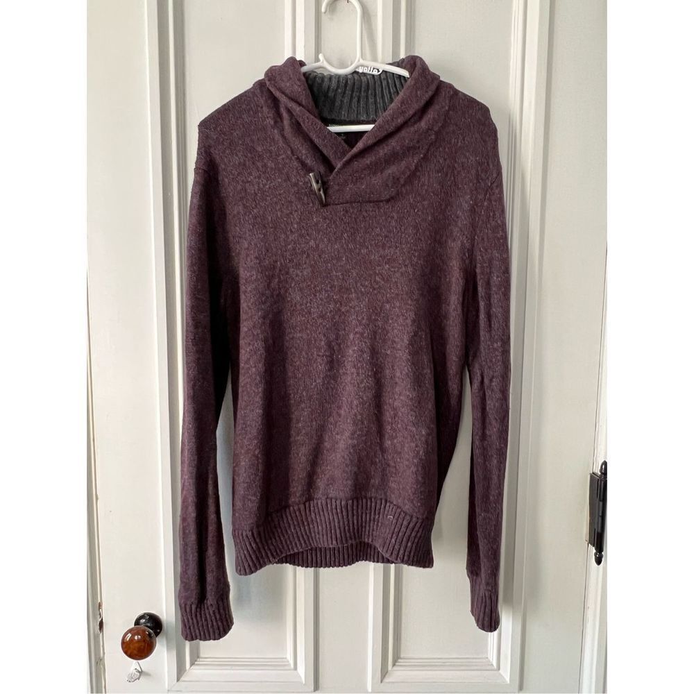 Banana Republic men’s maroon and gray v-neck wool sweater S